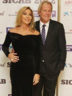 Alfonso Díez ejerce de duque de alba y entrega premio a Bo Derek