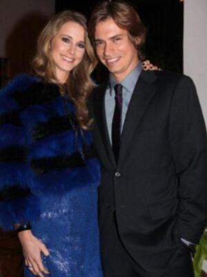 Alfonso Díez ejerce de duque de alba y entrega premio a Bo Derek