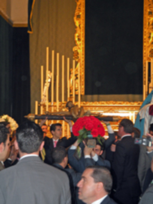 Provincia. Procesión claustral de los titulares de la Hermandad de Vera-cruz de Alcalá del Río.