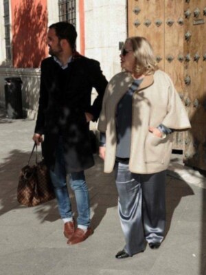 Carmina Barrios, 59 años, la madre de Paco y María León, candidata a la mejor actriz revelación  recibió el premio ASECAM de los críticos de Andalucía