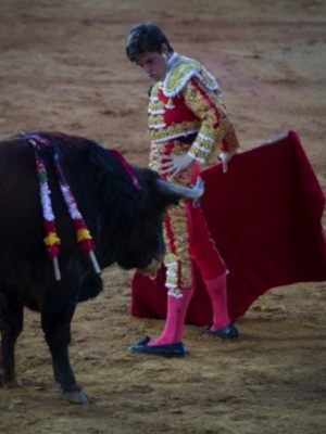 El Juli reaparece en Olivenza y sale por la puerta grande