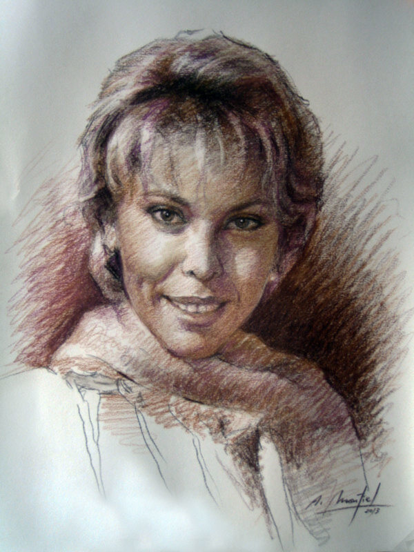 Retrato de una mujer sonriente en pastel, firmado por el artista en 2013.