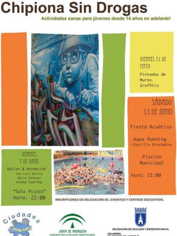 Cartel informativo sobre actividades para jóvenes en Chipiona, incluyendo pintura de graffitis y fiestas acuáticas en la piscina municipal.