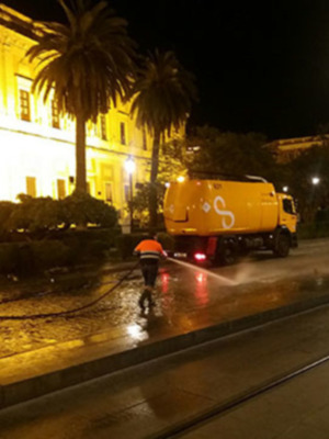 Baldeo de calles y plazas