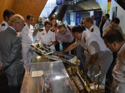 Una  delegación de la RLNE en andalucia en la exposición  del Pabellón de la Navegación de Sevilla.