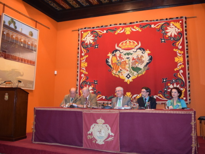 Conferencia en el Salón de Actos de la Real Maestranza de Caballería de Sevilla, 2014.