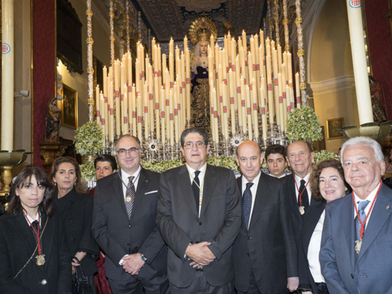 Entrega Baston de Mando del Colegio de Abogados a la Virgen de la Concepción de la Hermandad del Silencio.