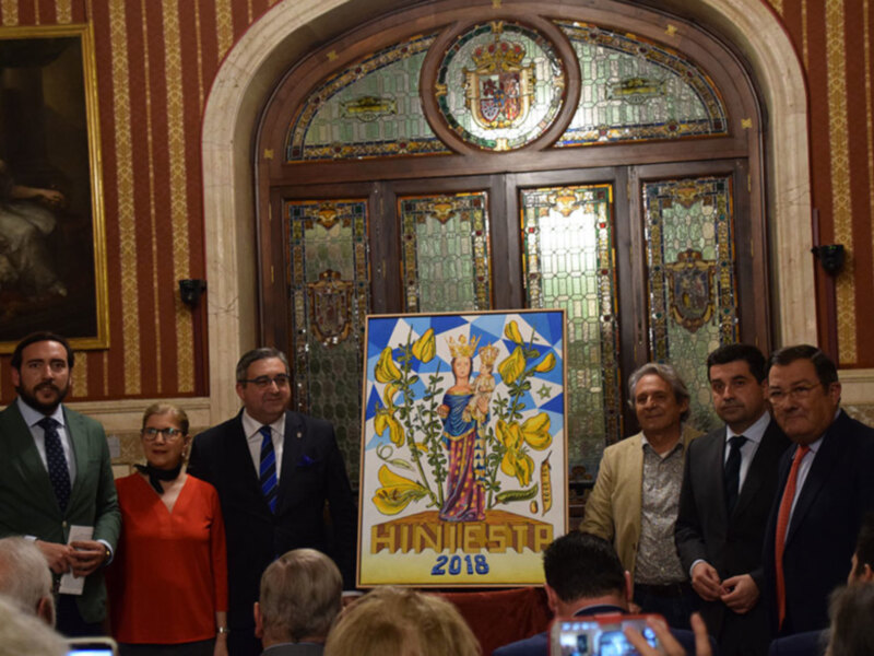 Celebración de la festividad HINJESTP 2018 en un ambiente formal y decorado con vitrales y retratos históricos.