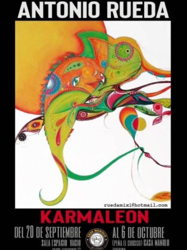 Un cartel de Antonio Antonio Ruenda con una ilustración de un camaleón multicolor, anunciando una exposición de arte llamada 'Karma Lézón' del 20 de septiembre al 6 de octubre en la Sala España, Vigo.