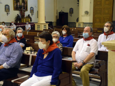 Un nutrido grupo de personas asistieron a la misa de San Fermín.