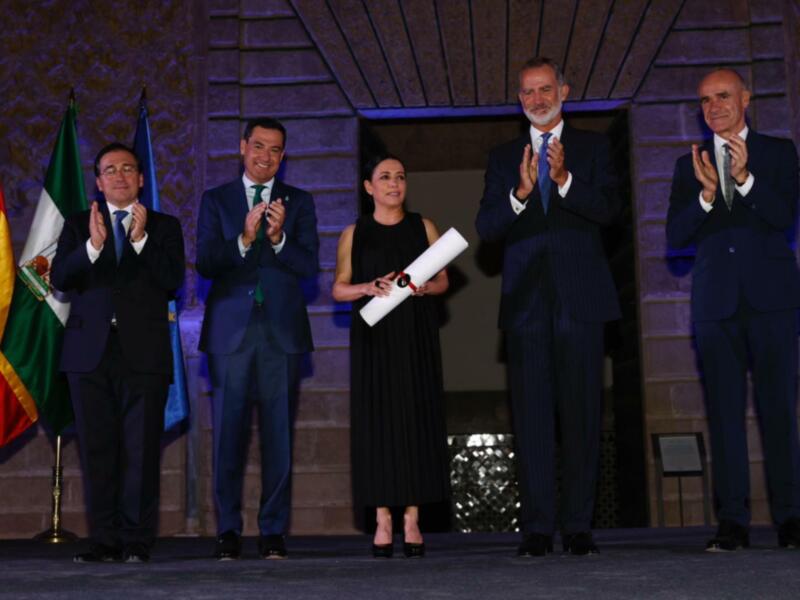 El Rey entrega a Eva Yerbabuena el primer Giraldillo Internacional de Flamenco ‘Ciudad de Sevilla’ que reconoce su trayectoria 