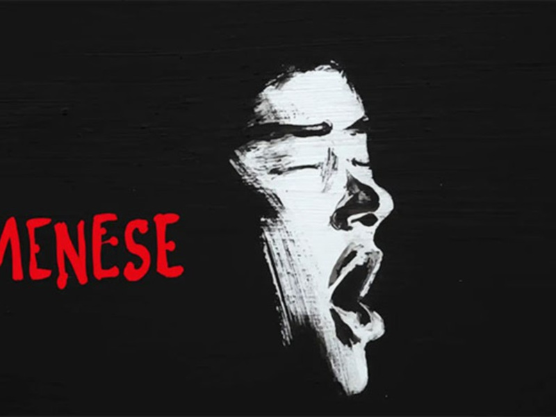 Ilustración de un rostro humano en blanco sobre fondo negro, con el texto 'MENENSE' en rojo a la izquierda.