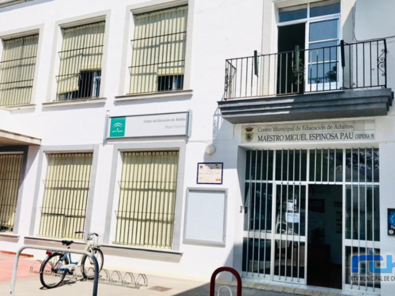 Centro Municipal de Educación de Adultos en Chipiona, España.