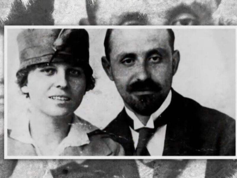 Retrato en blanco y negro de una pareja histórica, vestida con ropa del siglo XX.