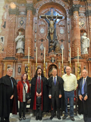 La historia de la capa resuena en Sevilla durante la festividad de San Martín de Tours