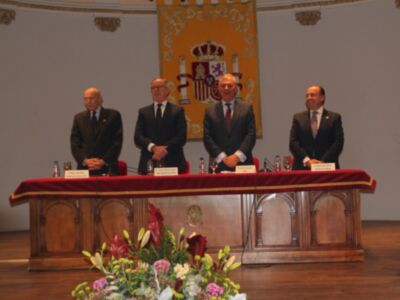  Los protagonistas de la Cabalgata reciben sus símbolos en Capitanía .claves de un acto que abre la Navidad