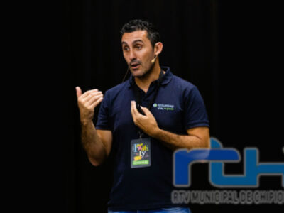 Jesús Rodríguez, el guardia civil chipionero que transforma la seguridad vial en una herramienta para salvar vidas, finalista de los Influencers Awards Spain 2026