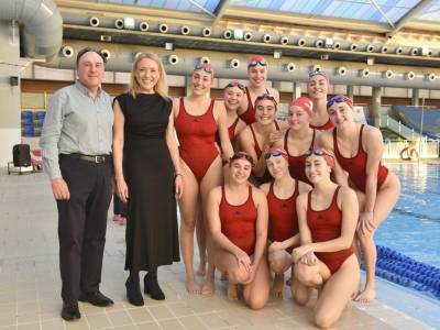 El Club Natación Sincro Sevilla presume en Hytasa de brillo olímpico