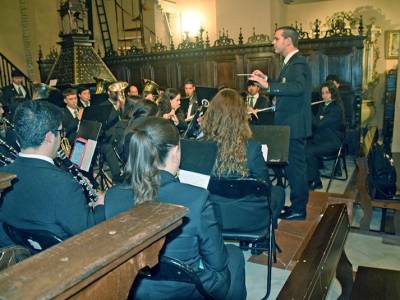 La Banda Municipal de Higuera de la Sierra acompañará a la Virgen de la Esperanza de Alcalá del Río el Miércoles Santo de 2026