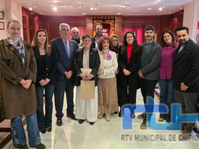 Chipiona homenajea a Carmen Gallardo Segovia en un Día de las Mujeres que pone el foco en la receta de recordar lo que tanto costó conseguir