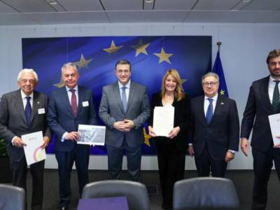  La Comisión Europea apoya la conexión de alta velocidad entre Faro, Huelva y Sevilla                                                            