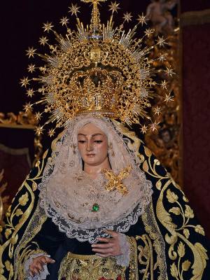  La Hermandad del Santo Entierro de Cristo de Alcalá del Río inicia sus cultos cuaresmales en honor a la Virgen de los Dolores en su Soledad Coronada