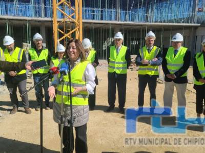 La Consejera de Desarrollo Educativo y Formación Profesional visita las obras del Colegio Los Argonautas