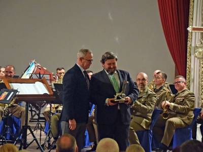  El pregón «Pasión y Gloria en Sevilla» reúne a numeroso público en Capitanía General 