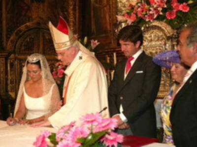 Luis del Olmo en la boda en Sevilla de la hija de Antonio de Los del Rio,que oficio el Cardenal Amigo