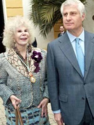 La Duquesa de Alba recibíó el título de hija predilecta de Andalucía