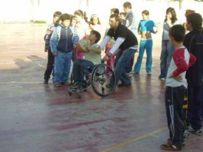 Exhibición y educación en valores de la ONCE
