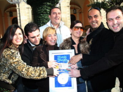 Raya Real disco platino y le toca la loteria de Navidad