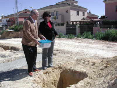 El Alcalde de Gines coloca la primera piedra de otras 70 Viviendas de Protección Oficial