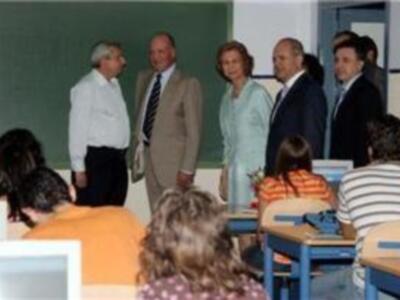 LA REINA CELEBRÓ SU SANTO EN EL COLEGIO