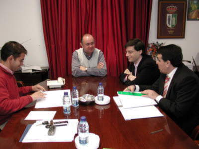 El Ayuntamiento de Gines e INPRO estudian la implantación de la administración electrónica en la localidad