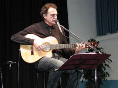 Gines: Ángel Corpa puso voz y música a poemas clásicos