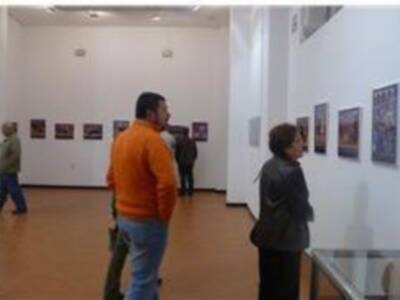 Últimos días de la exposición fotográfica  Curro Romero de la Casa de la Cultura de Utrera