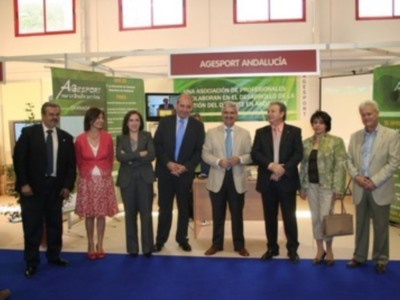 La Junta aprovecha su presencia en la Fiesta del Deporte en Armilla para impulsar la práctica del deporte base y federado 