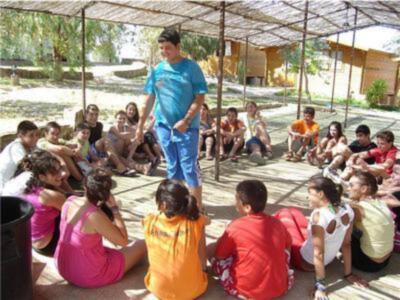 Gran cantidad de actividades de los 22 jóvenes loreños participantes en el Campamento de Verano Lepe 2008