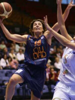 Perfumerías Avenida, Ros Casares y Rivas vencen con autoridad en el arranque liguero