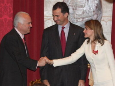 La Princesa de Asturias recibe el lazo de dama de la Real Maestranza de Sevilla