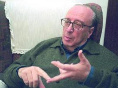 Medalla de Andalucia para el Biografo de Blas Infante 
