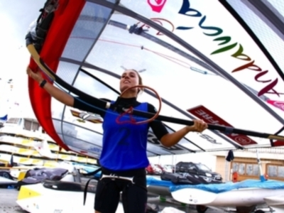 Blanca Manchón apunta a la victoria absoluta en la bahía de Palma