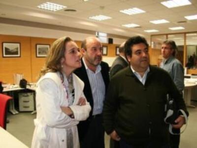 La Consejera de Medio Ambiente entregaba esta mañana al presidente de ADAD las resoluciones de los proyectos Endoñánate Y Gestión Sostenible