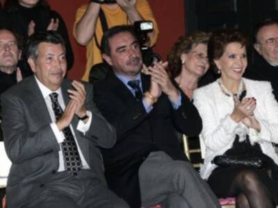 Isabel Pantoja y la Duquesa de Alba en el merecido homenaje a Lina 