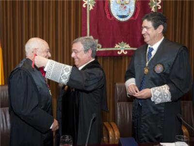 Cruz de San Raimundo al Letrado Antonio Pérez Marín
