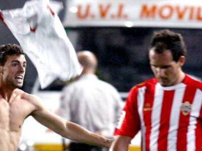  Sevilla gana  la Copa del Rey al vencer en Barcelona 2-0 al Atletico de Madrid en la final .