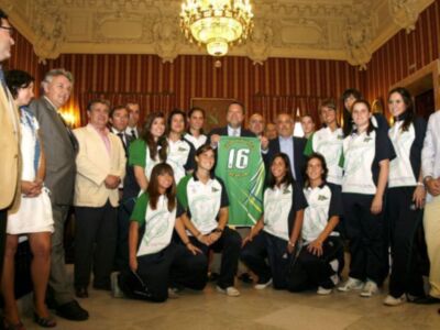 Recepción municipal al Club Náutico Sevilla, flamante equipo de la Liga Femenina 2 de baloncesto
