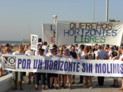 La plataforma comarcal convoca	manifestación el próximo día 28 de agosto contra el parque eólico marino Las Cruces del Mar.(Chipiona)