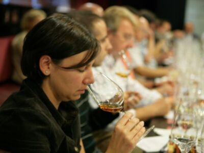 Sumilleres, restauradores y profesionales de la gastronomía se dan cita en torno al Brandy de Jerez
